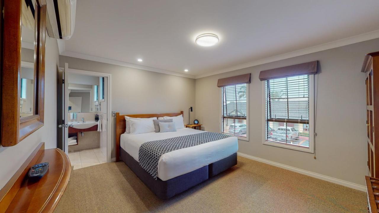 Quantum Motor Motel