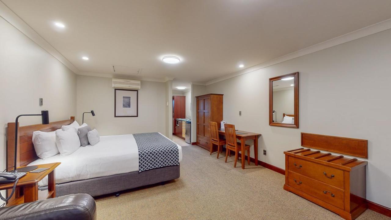 Motel Quantum Motor